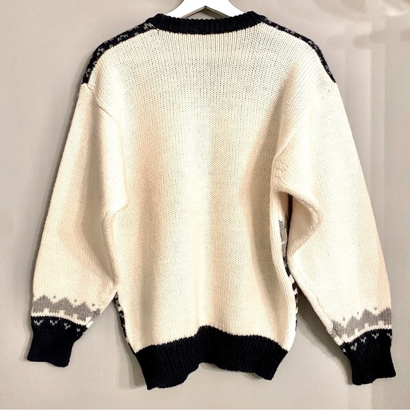 Vintage Cozy Knit Reindeer Sweater 100% Wool - Picture 4 of 13